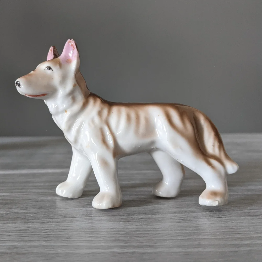 Vintage German Shepherd or Corgi Figurine